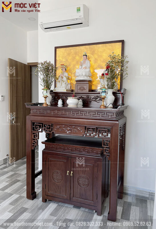 Bàn thờ phật được bố trí hài hòa trang nhã, ấm cúng