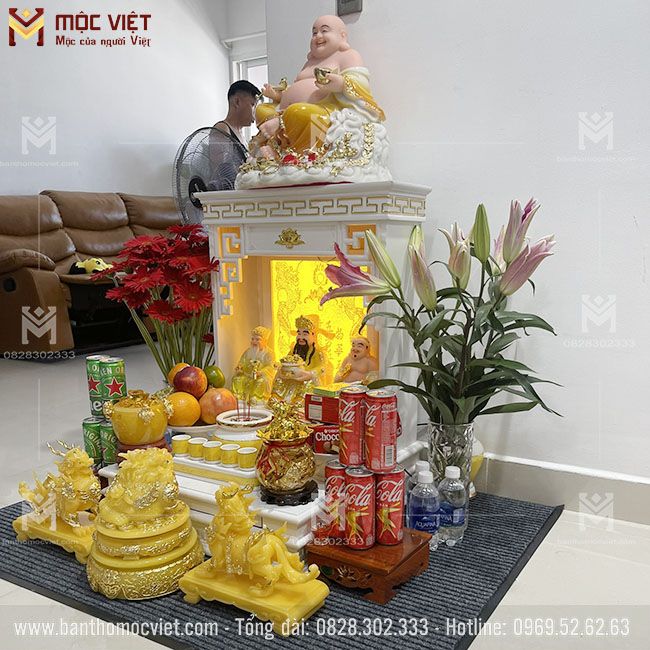 Mẫu bàn thờ thần tài hiện đại đẹp năm 2023