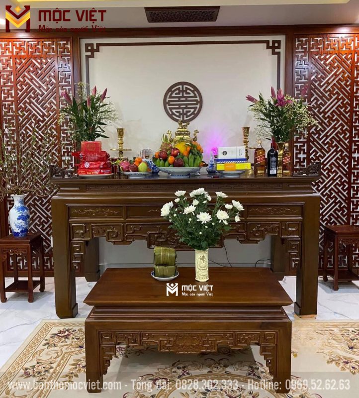 Với không gian thờ cúng rộng, giúp gia chủ bố trí được nhiều đồ lễ hơn.
