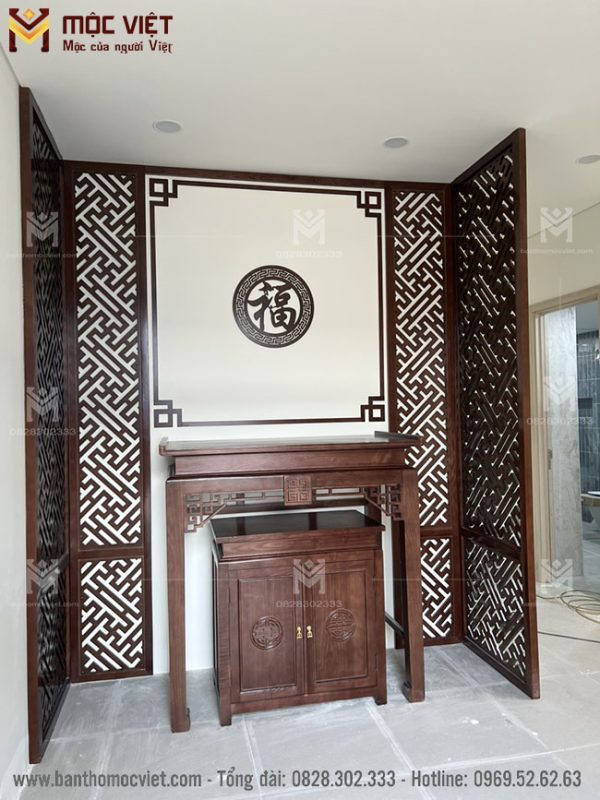 mẫu bàn thờ gia tiên hiện đại với hệ thống vách ngăn trang trí đẹp