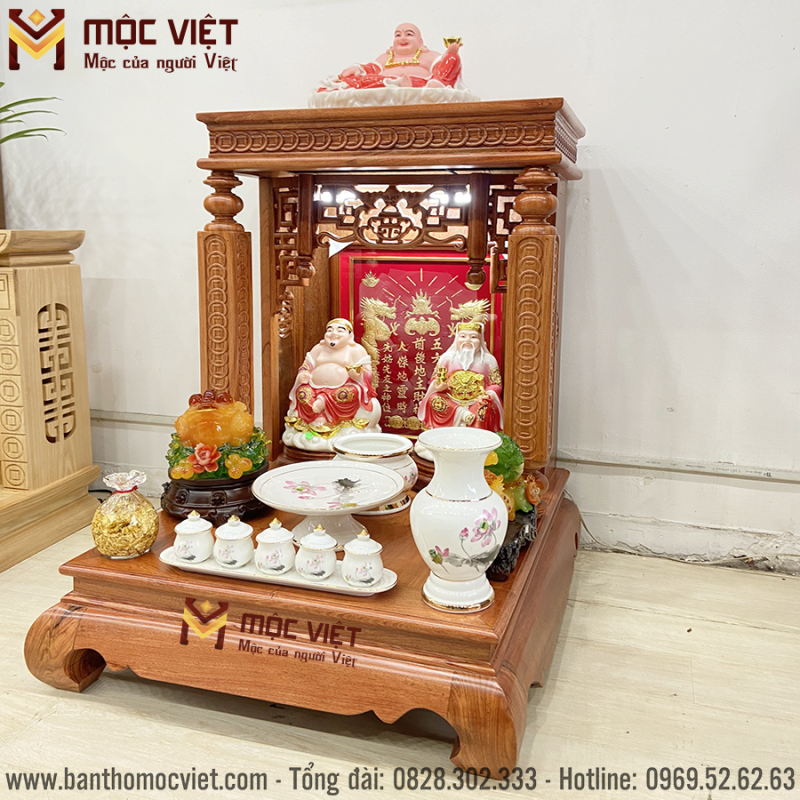 Thiết kế bàn thờ mái bằng cột vuông chắc chắn trang nghiêm