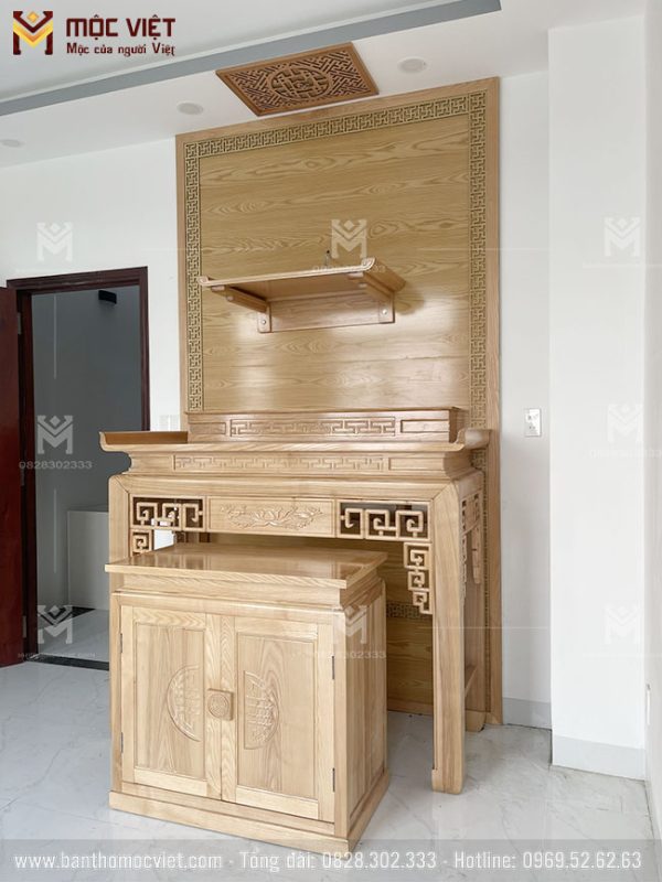 Bàn thờ gỗ sồi màu sáng hiện đại