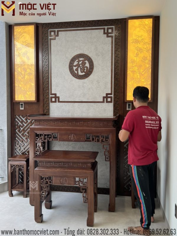 Mẫu bàn thờ gỗ sồi hiện đại 2023