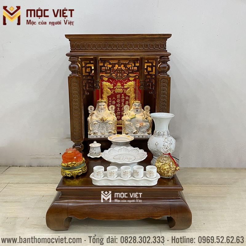 Bàn thờ thần tài mái bằng gỗ sồi được nhiều người tin dùng