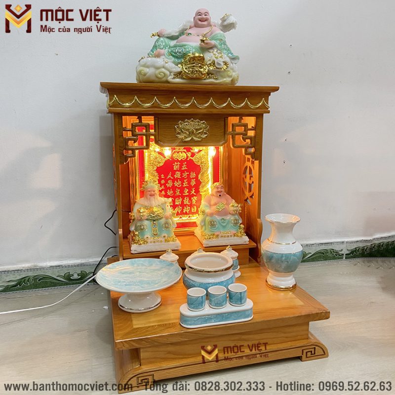 Bàn thờ thần tài hoa sen đẹp, ấm cúng, trang nghiêm