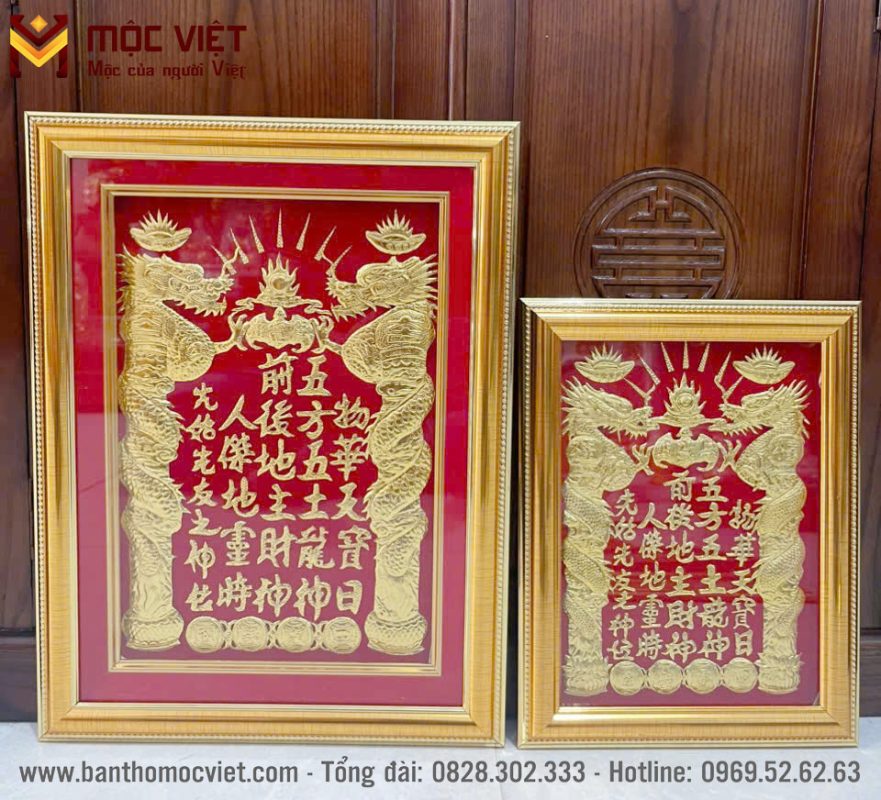 Bài vị màu đỏ có các kích thước khác nhau