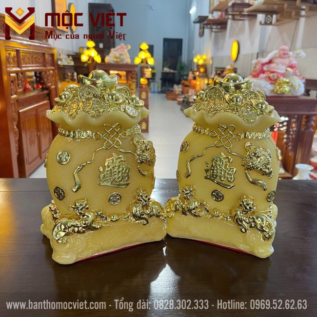 Túi tiền tài lộc màu vàng mang tài lộc đến cho gia chủ