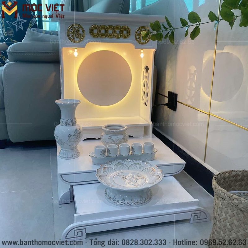 Mẫu bàn thờ màu trắng thiết kế hào quang được nhiều khách hàng tin dùng